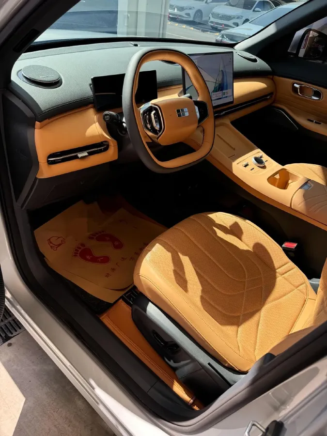 2025 LanDian E5 PLUS 1.5L 95HP L4 E-CVT PHEV 25KWH,autocango,china used car exporter,china ev exporter,chinese used car exporter,chinese used ev exporter