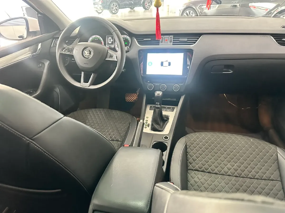 2019 Skoda Octavia 1.5L 116HP L4 6AT,autocango,china used car exporter,china ev exporter,chinese used car exporter,chinese used ev exporter