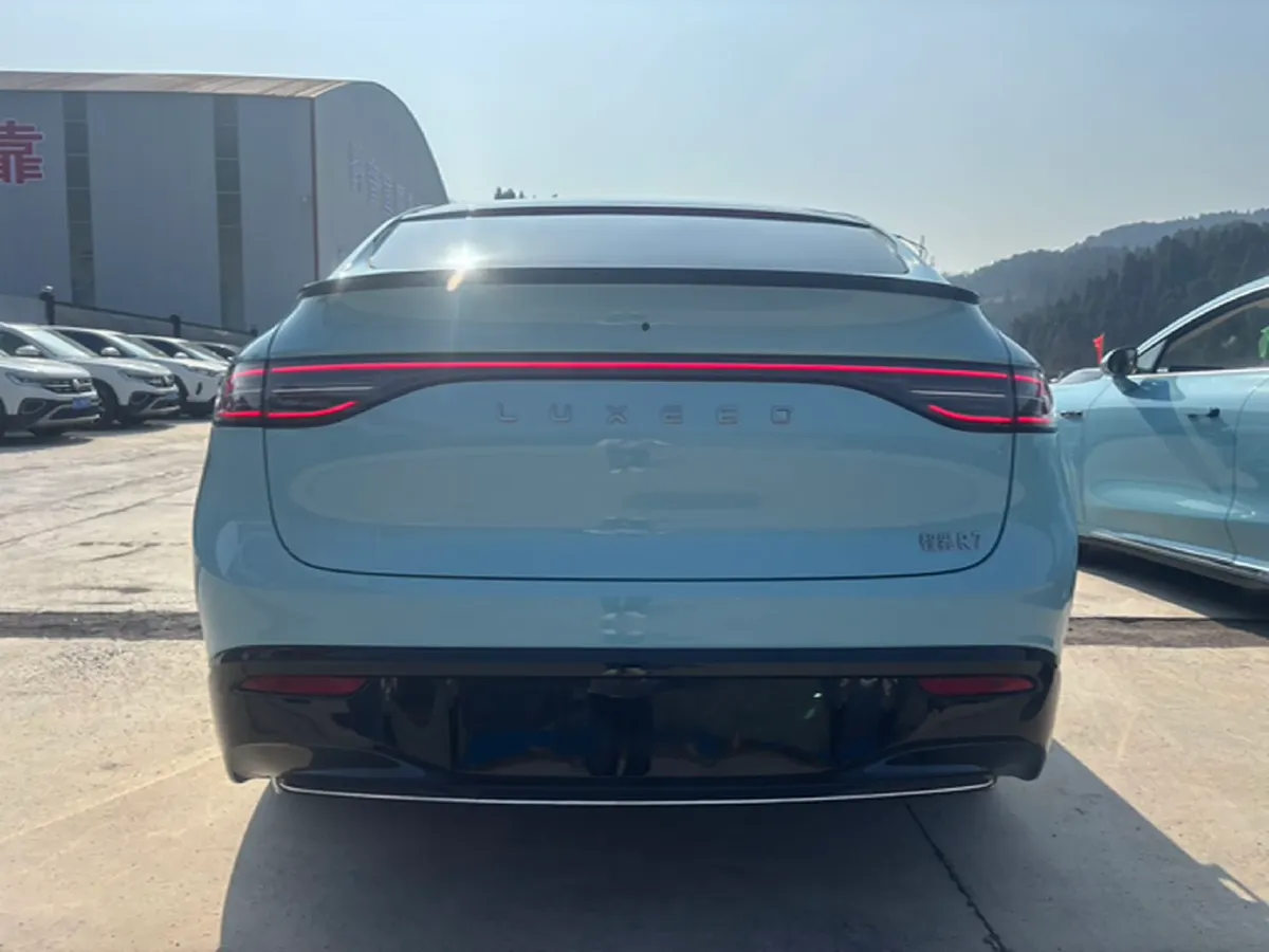 2025 Luxeed R7 REEV 156HP REEV 37KWH,autocango,china used car exporter,china ev exporter,chinese used car exporter,chinese used ev exporter