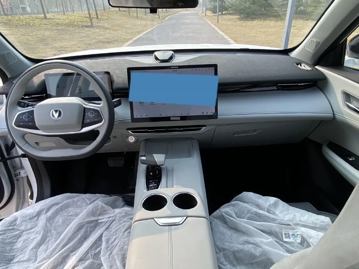 2025 ChangAn UNI-Z 1.5L 98HP L4 E-CVT PHEV,autocango,china used car exporter,china ev exporter,chinese used car exporter,chinese used ev exporter