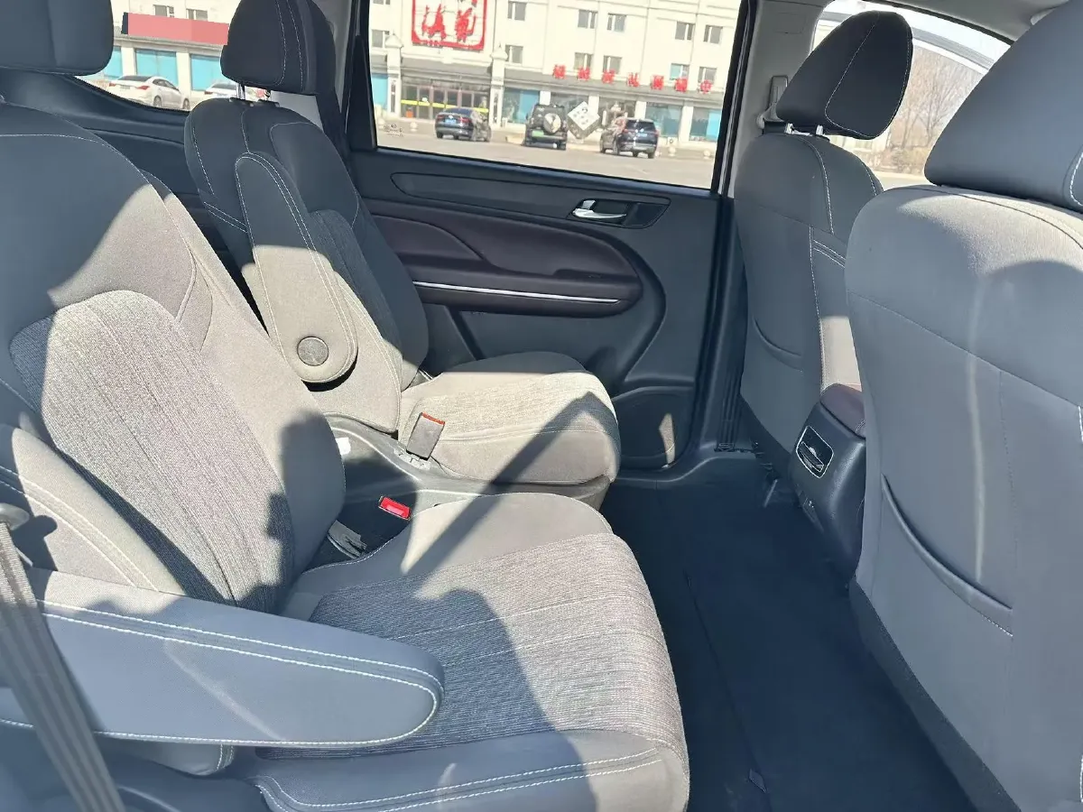 2021 GAC Trumpchi M6 1.5T 169HP L4 7DCT,autocango,china used car exporter,china ev exporter,chinese used car exporter,chinese used ev exporter