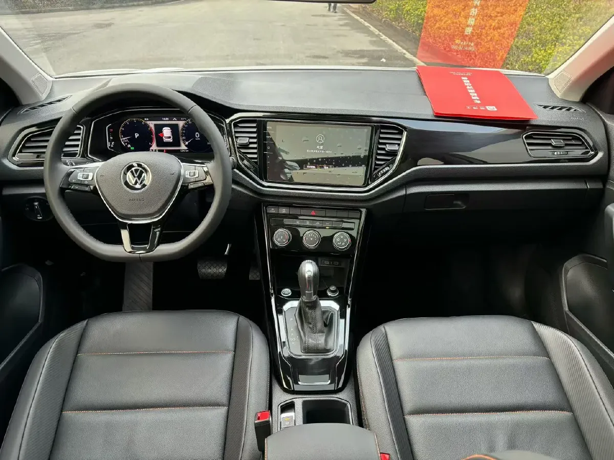 2021 Volkswagen T-Roc 1.4T 150HP L4 7DCT,autocango,china used car exporter,china ev exporter,chinese used car exporter,chinese used ev exporter