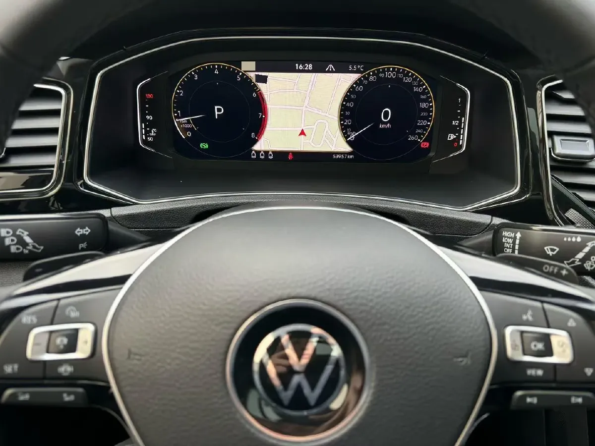 2021 Volkswagen T-Roc 1.4T 150HP L4 7DCT,autocango,china used car exporter,china ev exporter,chinese used car exporter,chinese used ev exporter