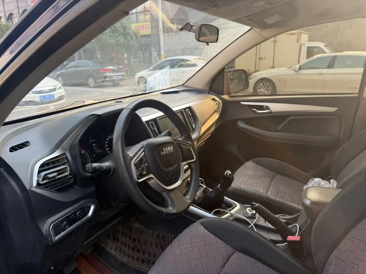 2022 Isuzu RE-MAX Jim 2.8T 120HP L4 5MT,autocango,china used car exporter,china ev exporter,chinese used car exporter,chinese used ev exporter