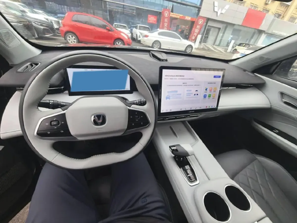 2024 ChangAn UNI-Z 1.5L 98HP L4 E-CVT PHEV 18.4KWH,autocango,china used car exporter,china ev exporter,chinese used car exporter,chinese used ev exporter