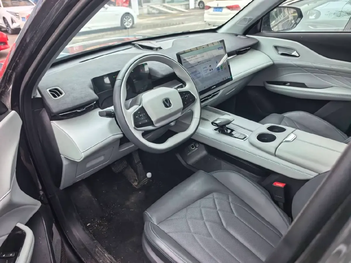 2024 ChangAn UNI-Z 1.5L 98HP L4 E-CVT PHEV 18.4KWH,autocango,china used car exporter,china ev exporter,chinese used car exporter,chinese used ev exporter