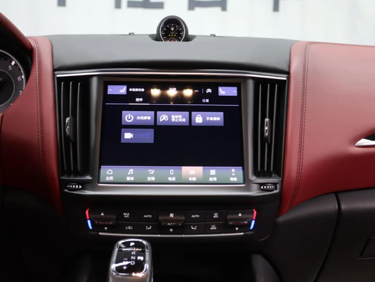 2022 Maserati Levante 2.0T 330HP L4 8AT,autocango,china used car exporter,china ev exporter,chinese used car exporter,chinese used ev exporter