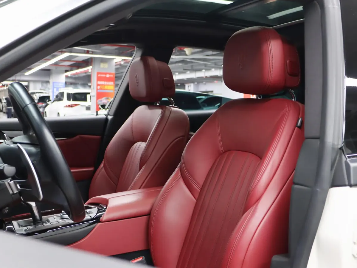 2022 Maserati Levante 2.0T 330HP L4 8AT,autocango,china used car exporter,china ev exporter,chinese used car exporter,chinese used ev exporter