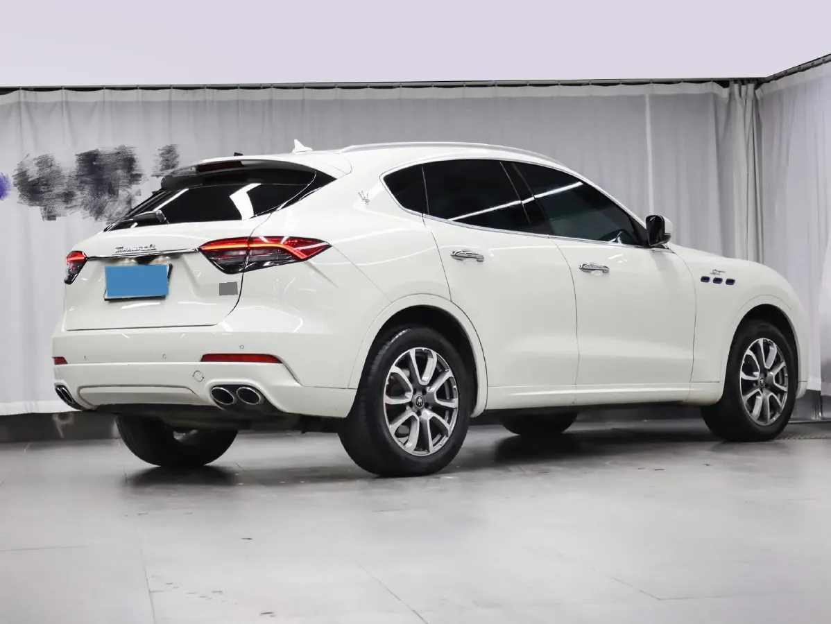 2022 Maserati Levante 2.0T 330HP L4 8AT,autocango,china used car exporter,china ev exporter,chinese used car exporter,chinese used ev exporter