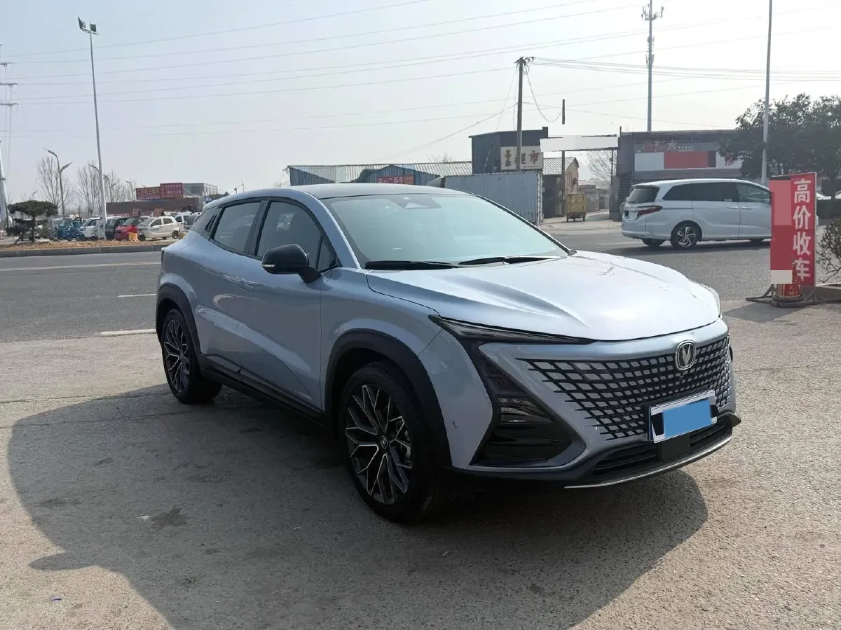 2022 ChangAn UNI-T 1.5T 188HP L4 7DCT,autocango,china used car exporter,china ev exporter,chinese used car exporter,chinese used ev exporter