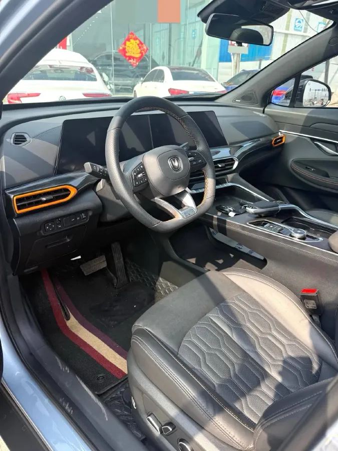 2022 ChangAn UNI-T 1.5T 188HP L4 7DCT,autocango,china used car exporter,china ev exporter,chinese used car exporter,chinese used ev exporter