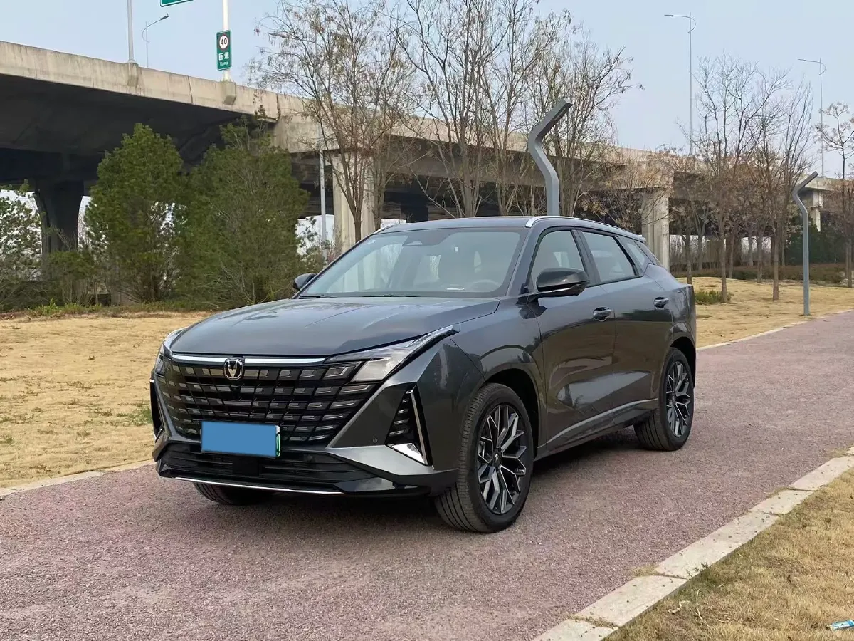 2025 ChangAn UNI-Z 1.5L 98HP L4 E-CVT PHEV,autocango,china used car exporter,china ev exporter,chinese used car exporter,chinese used ev exporter
