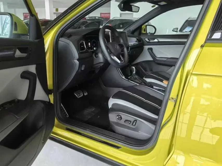 2023 Volkswagen T-Roc 1.5T 160HP L4 7DCT,autocango,china used car exporter,china ev exporter,chinese used car exporter,chinese used ev exporter