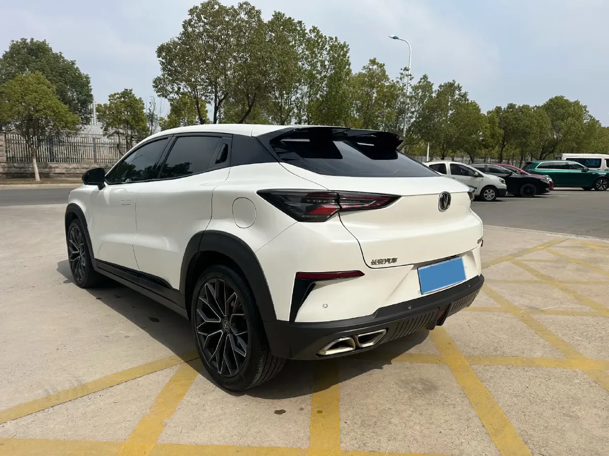2022 ChangAn UNI-T 1.5T 188HP L4 7DCT,autocango,china used car exporter,china ev exporter,chinese used car exporter,chinese used ev exporter