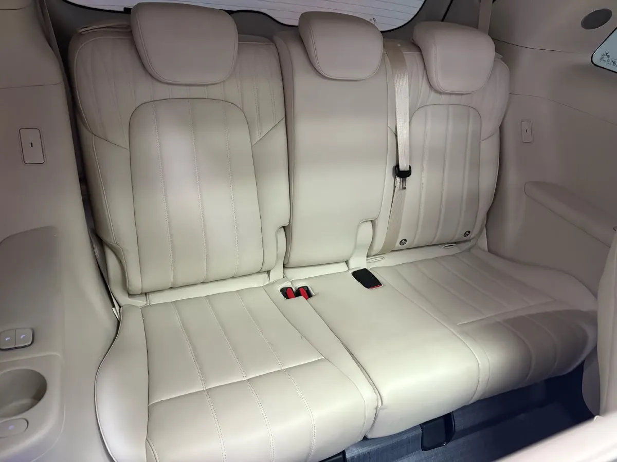 2025 Voyah Dream BEV 108.7KWH,autocango,china used car exporter,china ev exporter,chinese used car exporter,chinese used ev exporter