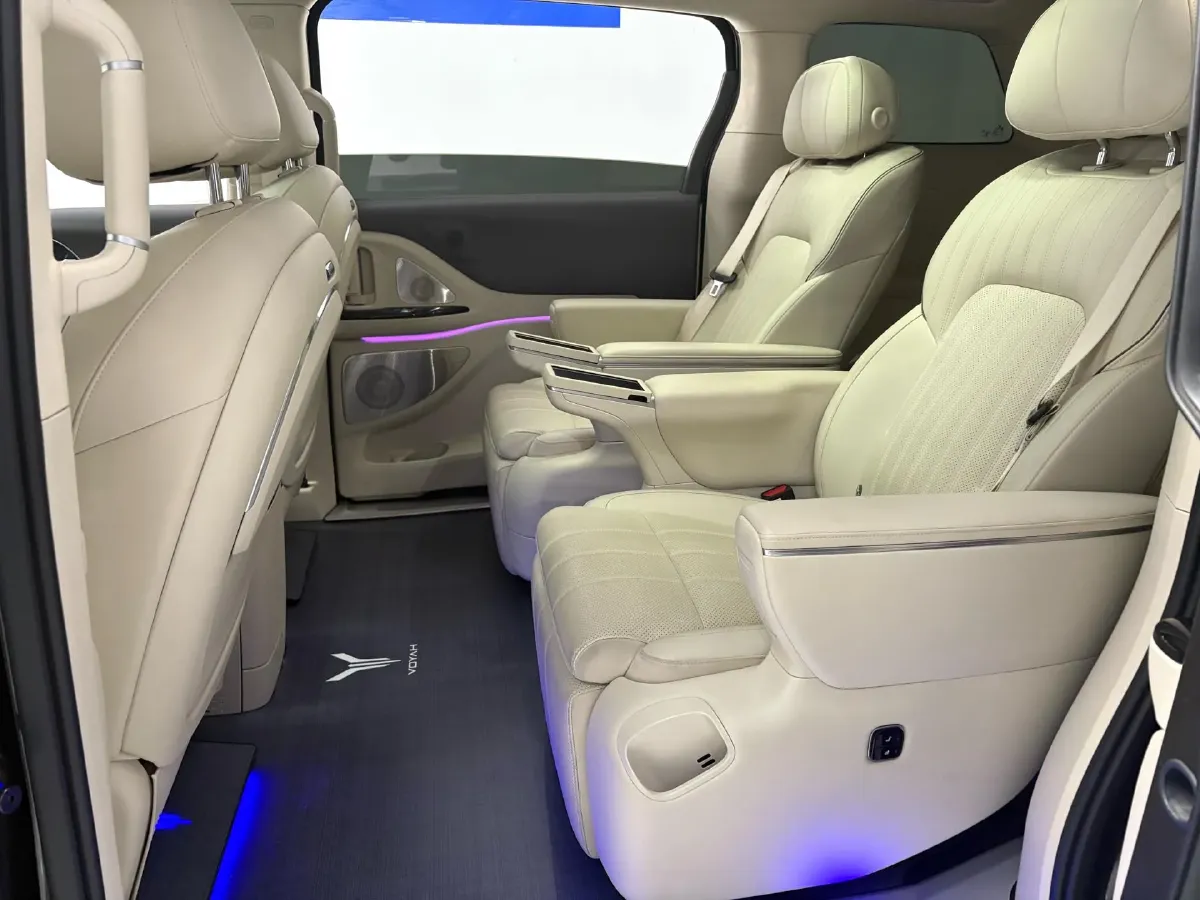 2025 Voyah Dream BEV 108.7KWH,autocango,china used car exporter,china ev exporter,chinese used car exporter,chinese used ev exporter