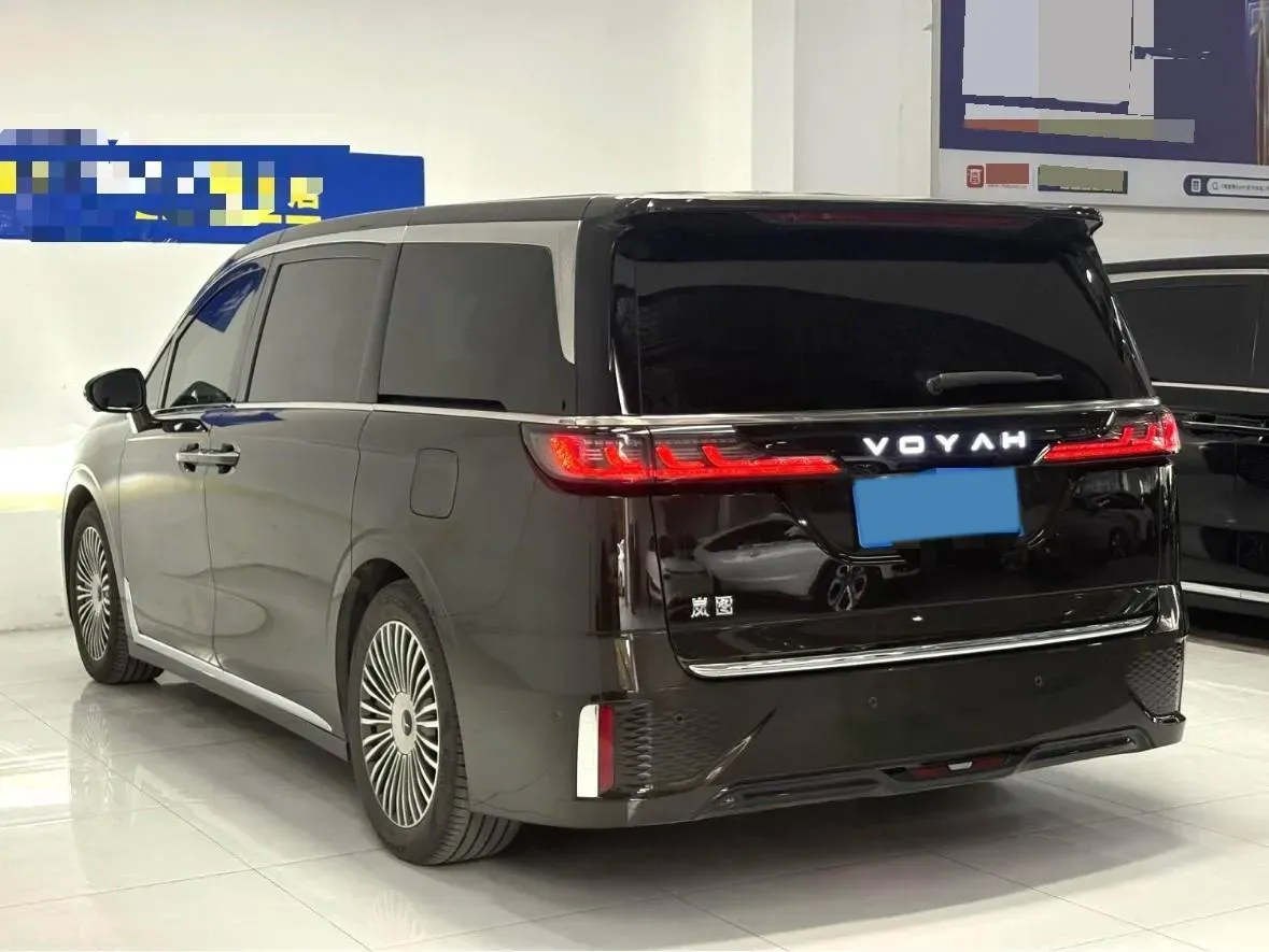 2025 Voyah Dream BEV 108.7KWH,autocango,china used car exporter,china ev exporter,chinese used car exporter,chinese used ev exporter