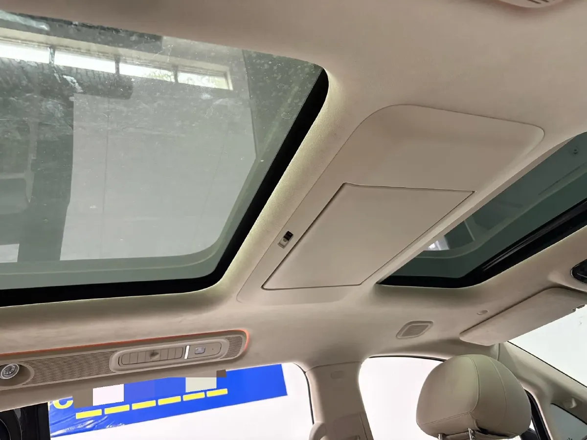 2025 Voyah Dream BEV 108.7KWH,autocango,china used car exporter,china ev exporter,chinese used car exporter,chinese used ev exporter