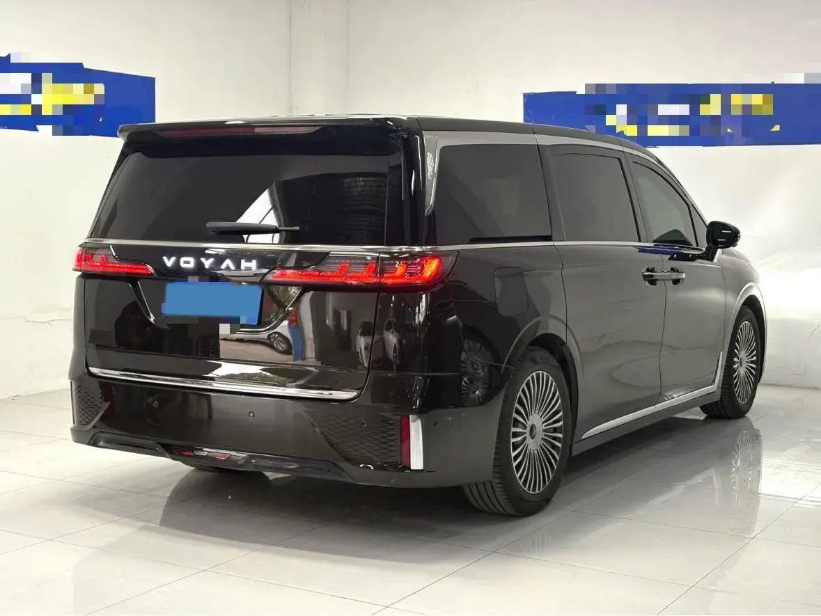 2025 Voyah Dream BEV 108.7KWH,autocango,china used car exporter,china ev exporter,chinese used car exporter,chinese used ev exporter