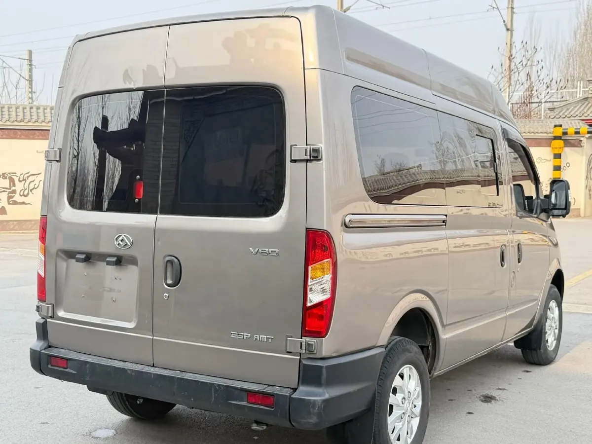 2021 MAXUS XinTu V80 2.0T 127HP L4 6MT,autocango,china used car exporter,china ev exporter,chinese used car exporter,chinese used ev exporter