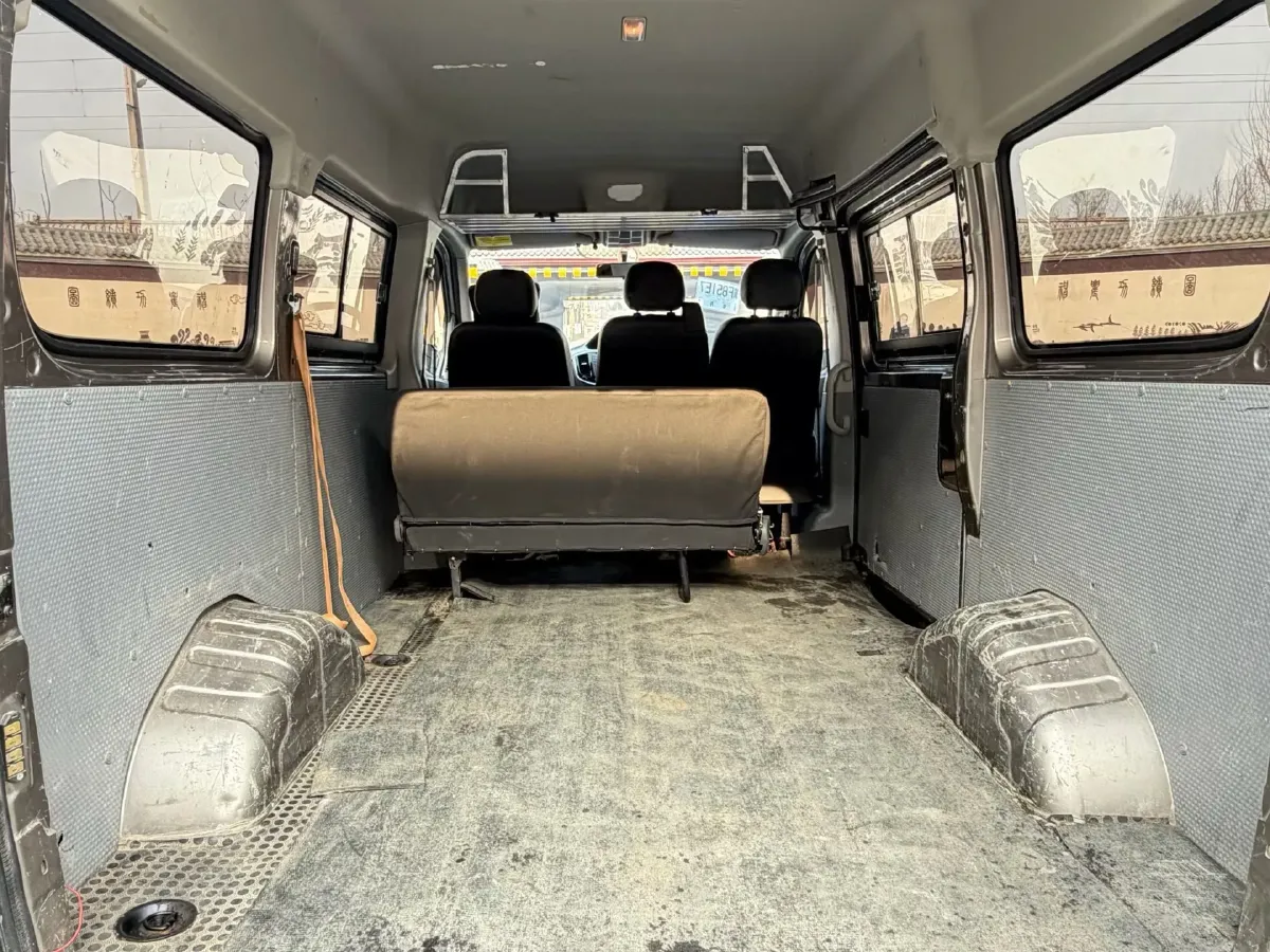 2021 MAXUS XinTu V80 2.0T 127HP L4 6MT,autocango,china used car exporter,china ev exporter,chinese used car exporter,chinese used ev exporter