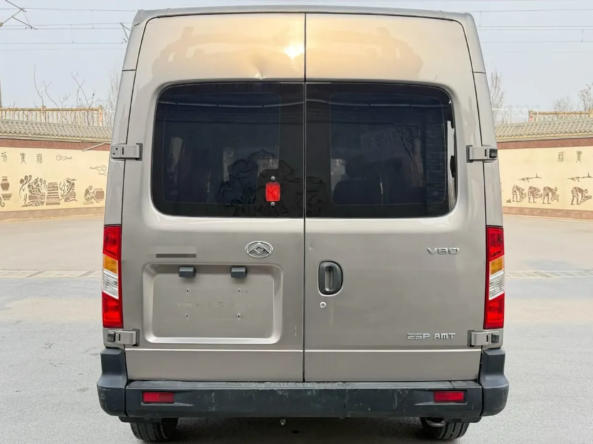 2021 MAXUS XinTu V80 2.0T 127HP L4 6MT,autocango,china used car exporter,china ev exporter,chinese used car exporter,chinese used ev exporter