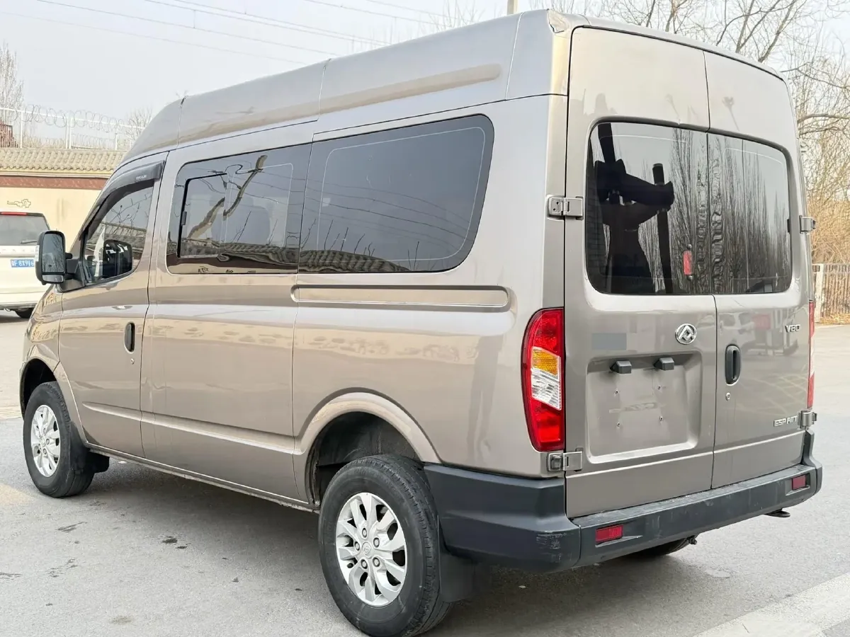 2021 MAXUS XinTu V80 2.0T 127HP L4 6MT,autocango,china used car exporter,china ev exporter,chinese used car exporter,chinese used ev exporter