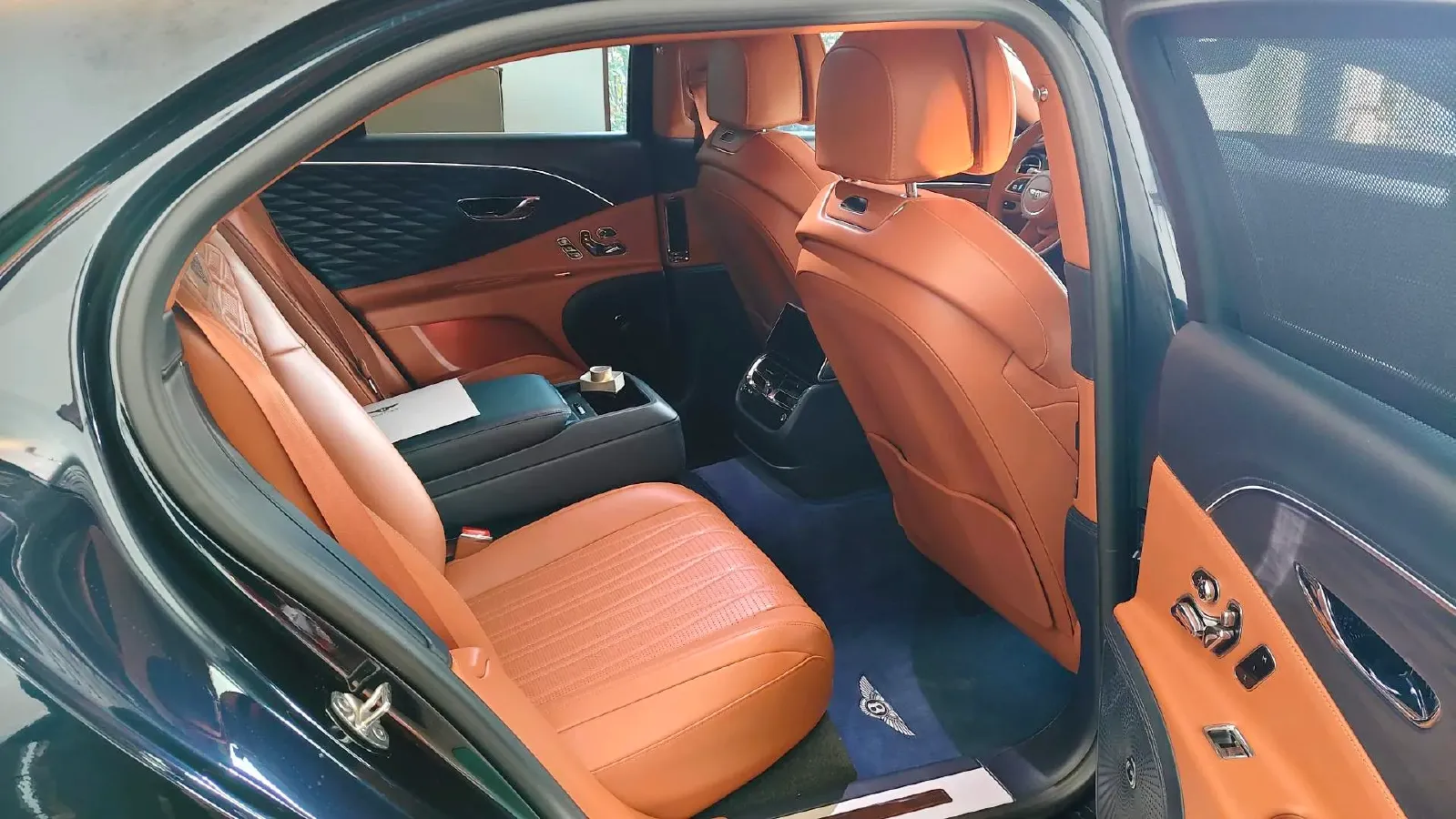 2022 Bentley Flying Spur 4.0T 550HP V8 8DCT,autocango,china used car exporter,china ev exporter,chinese used car exporter,chinese used ev exporter