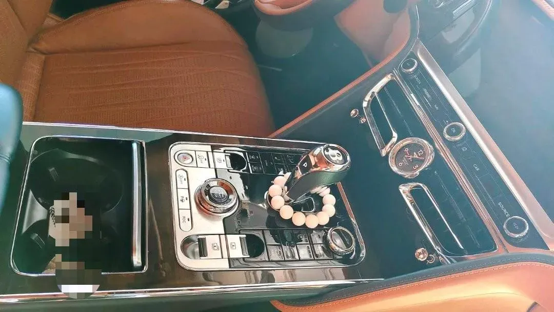 2022 Bentley Flying Spur 4.0T 550HP V8 8DCT,autocango,china used car exporter,china ev exporter,chinese used car exporter,chinese used ev exporter