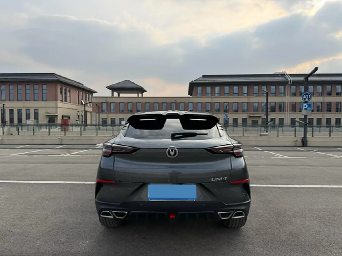 2020 ChangAn UNI-T 1.5T 180HP L4 7DCT,autocango,china used car exporter,china ev exporter,chinese used car exporter,chinese used ev exporter