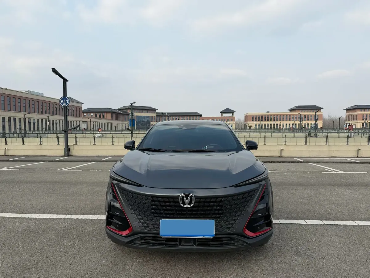 2020 ChangAn UNI-T 1.5T 180HP L4 7DCT,autocango,china used car exporter,china ev exporter,chinese used car exporter,chinese used ev exporter