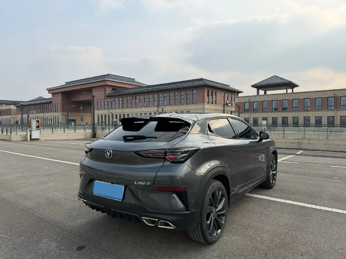 2020 ChangAn UNI-T 1.5T 180HP L4 7DCT,autocango,china used car exporter,china ev exporter,chinese used car exporter,chinese used ev exporter