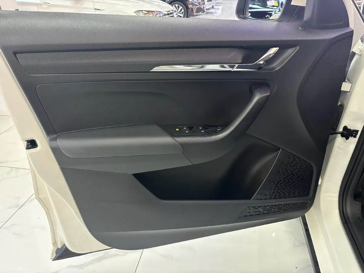 2020 Skoda Kamiq 1.5L 112HP L4 6AT,autocango,china used car exporter,china ev exporter,chinese used car exporter,chinese used ev exporter