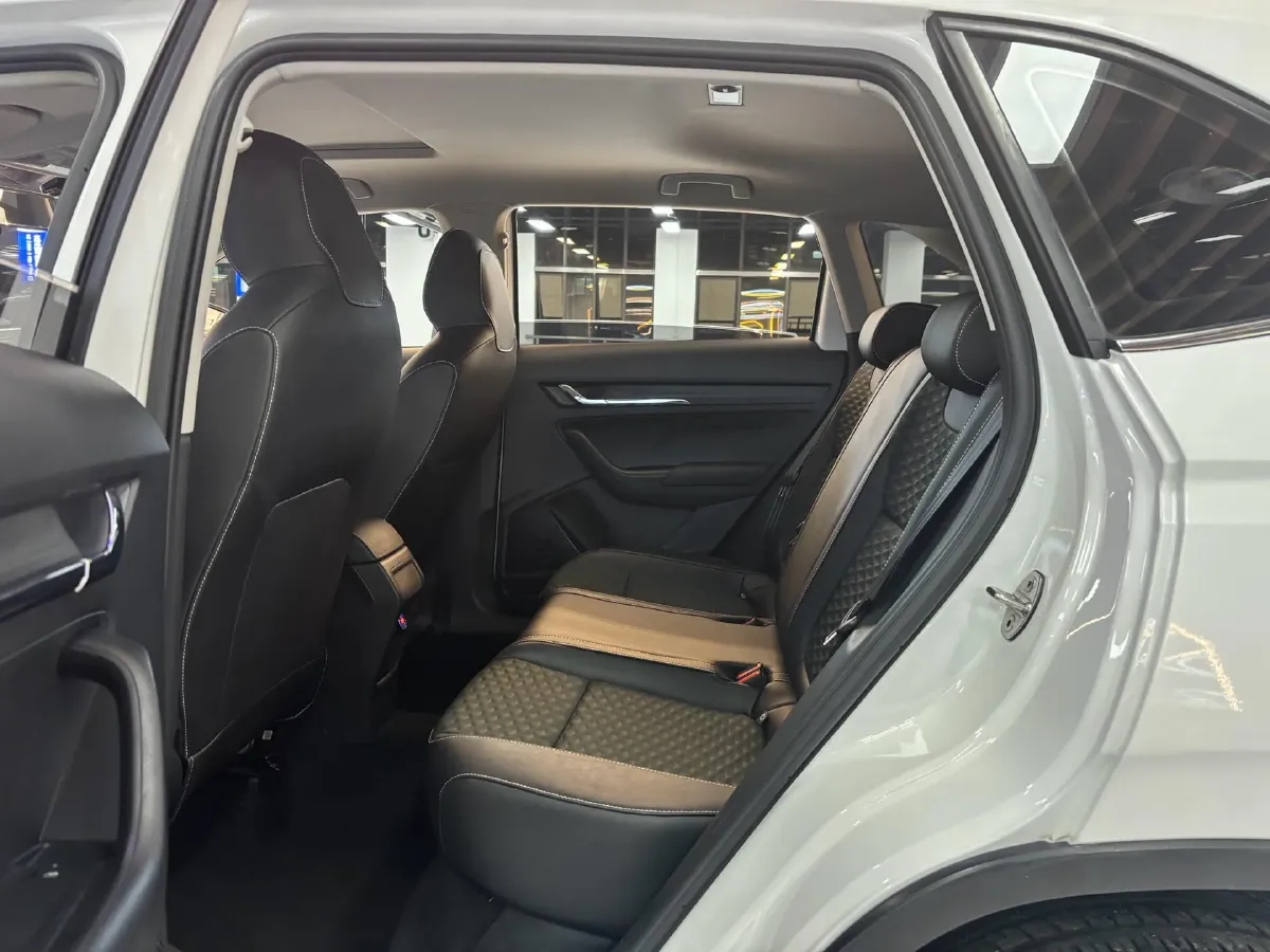 2020 Skoda Kamiq 1.5L 112HP L4 6AT,autocango,china used car exporter,china ev exporter,chinese used car exporter,chinese used ev exporter