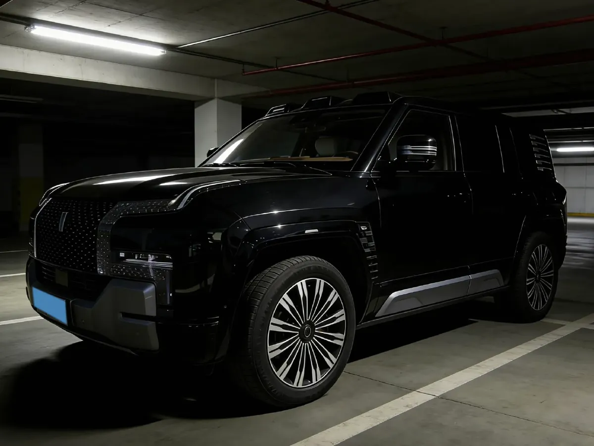 2024 YangWang U8 2.0T 272HP L4 REEV 49.05KWH,autocango,china used car exporter,china ev exporter,chinese used car exporter,chinese used ev exporter