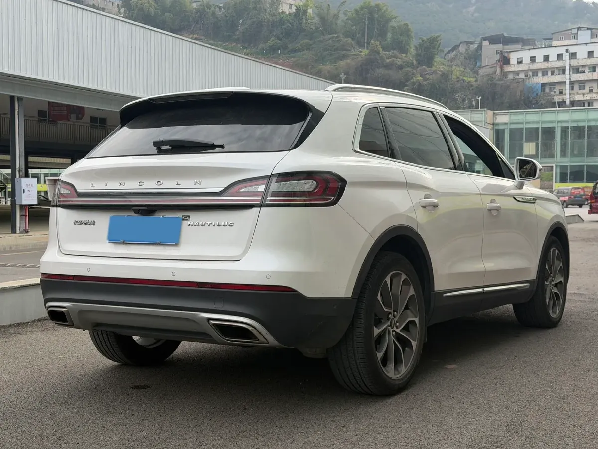 2021 Lincoln Nautilus 2.0T 245HP L4 8AT,autocango,china used car exporter,china ev exporter,chinese used car exporter,chinese used ev exporter