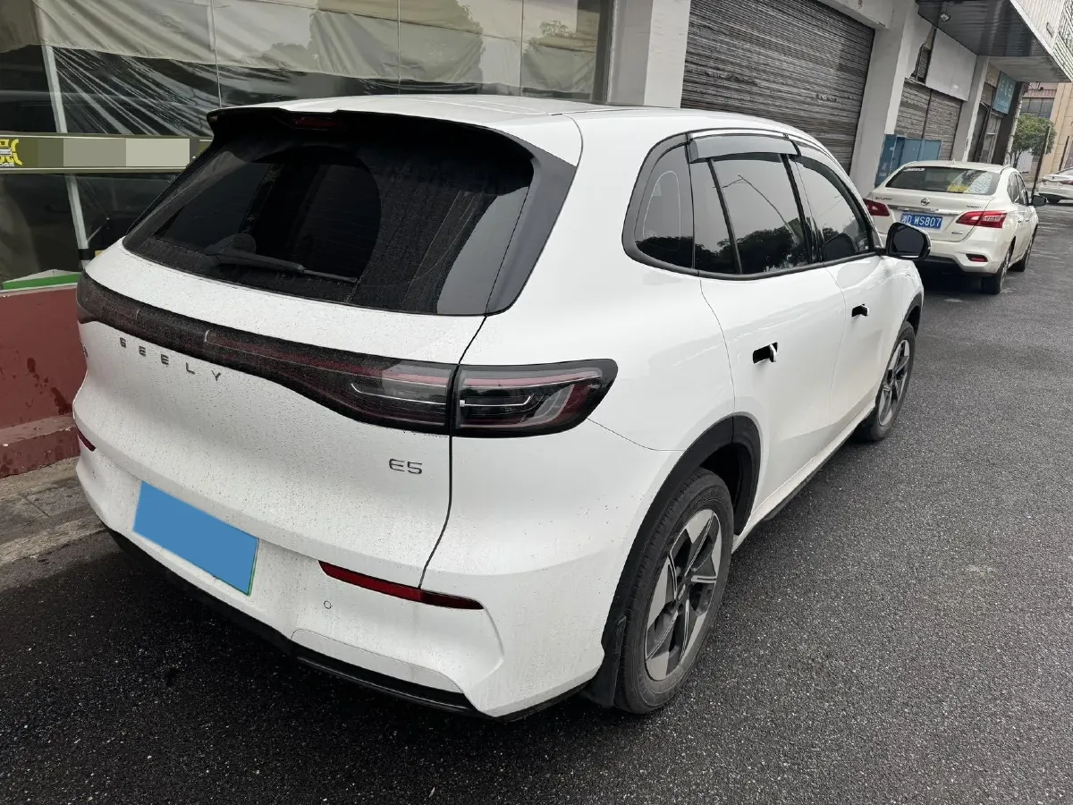 2024 Geely Emgrand L HiP 1.5T 181HP L4 3DHT PHEV 15.5KWH,autocango,china used car exporter,china ev exporter,chinese used car exporter,chinese used ev exporter