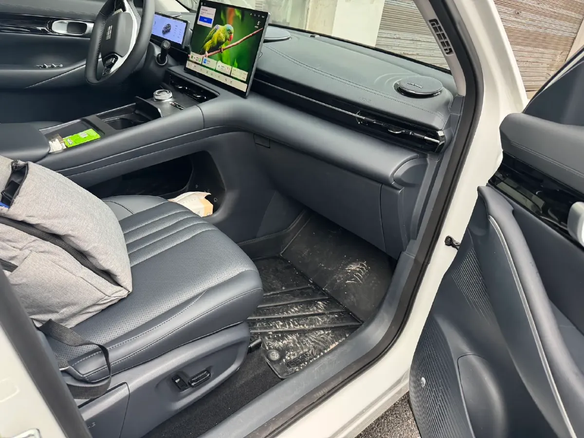 2024 Geely Emgrand L HiP 1.5T 181HP L4 3DHT PHEV 15.5KWH,autocango,china used car exporter,china ev exporter,chinese used car exporter,chinese used ev exporter