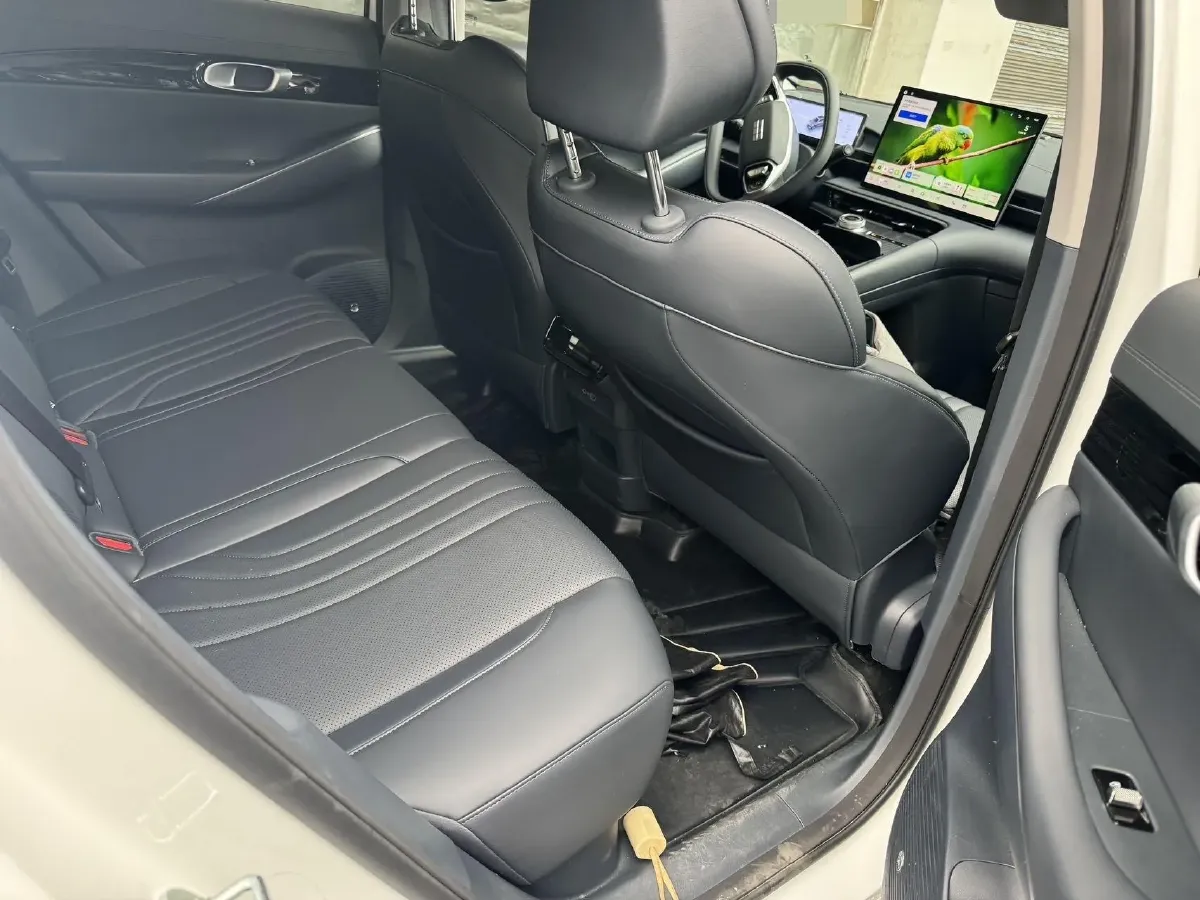 2024 Geely Emgrand L HiP 1.5T 181HP L4 3DHT PHEV 15.5KWH,autocango,china used car exporter,china ev exporter,chinese used car exporter,chinese used ev exporter