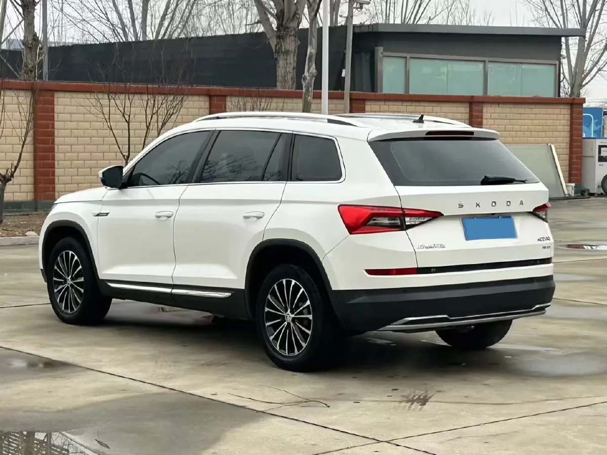 2020 Skoda Kodiak 2.0T 186HP L4 7DCT,autocango,china used car exporter,china ev exporter,chinese used car exporter,chinese used ev exporter