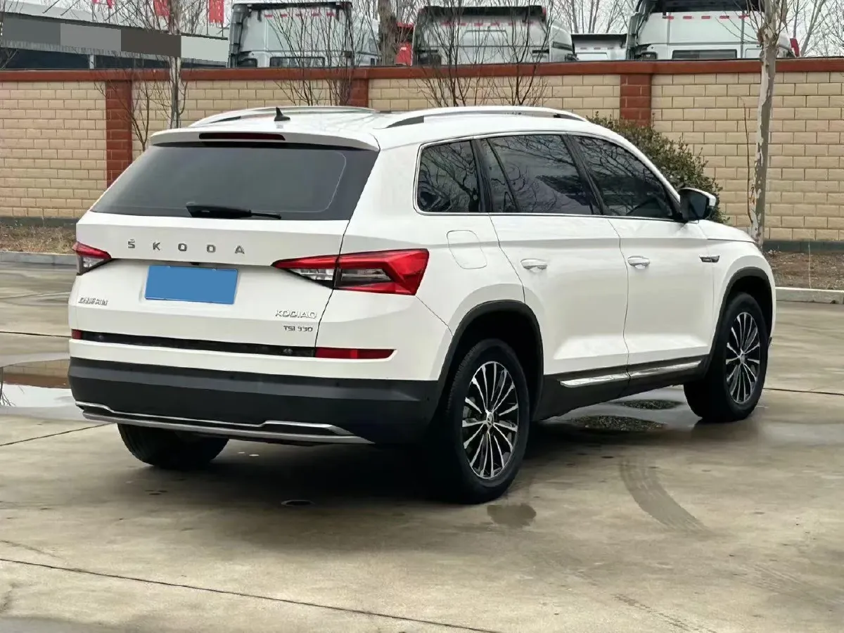 2020 Skoda Kodiak 2.0T 186HP L4 7DCT,autocango,china used car exporter,china ev exporter,chinese used car exporter,chinese used ev exporter