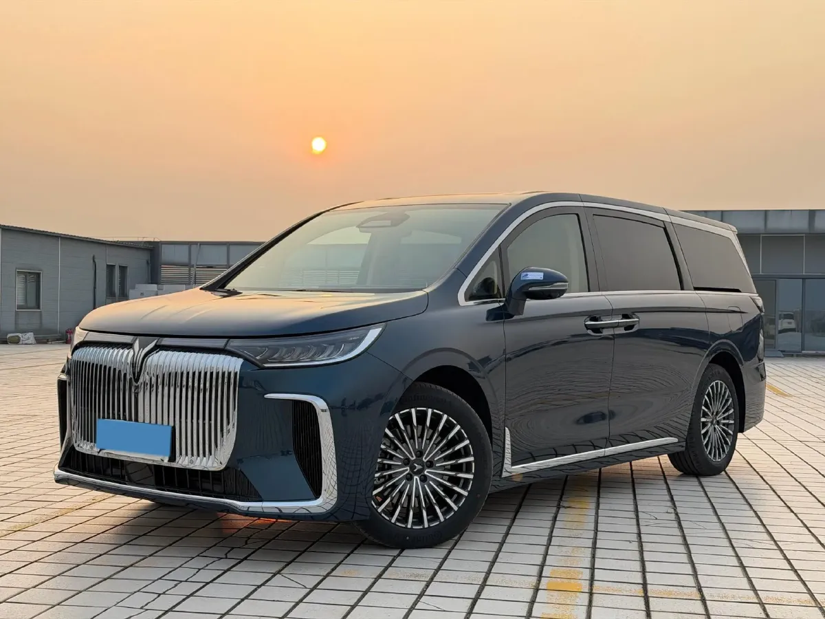 2026 Voyah Dream 1.5T 150HP L4 PHEV,autocango,china used car exporter,china ev exporter,chinese used car exporter,chinese used ev exporter