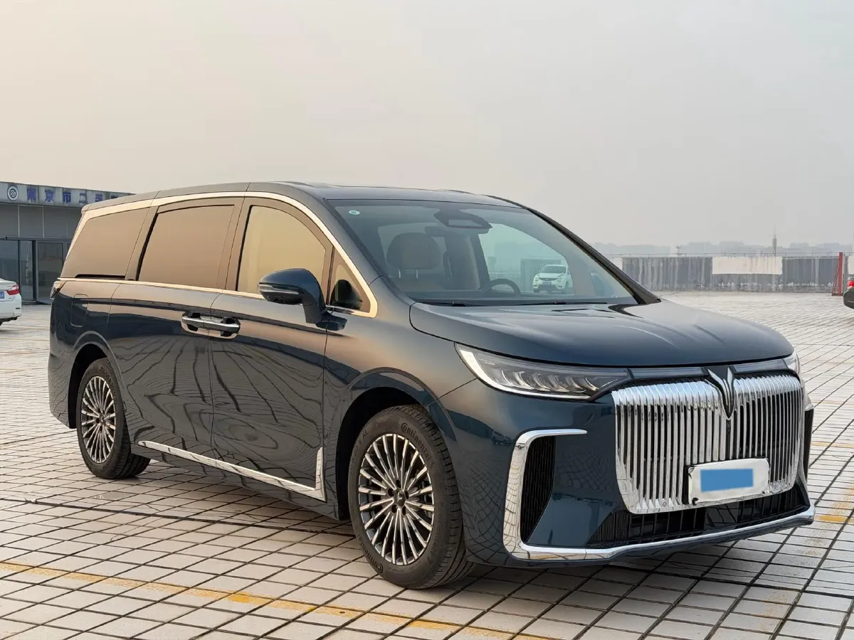 2026 Voyah Dream 1.5T 150HP L4 PHEV,autocango,china used car exporter,china ev exporter,chinese used car exporter,chinese used ev exporter