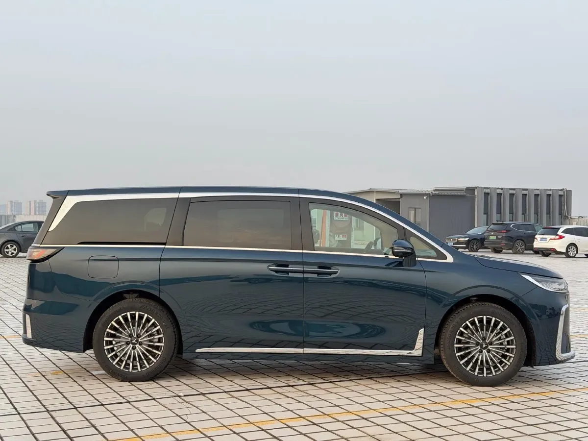 2026 Voyah Dream 1.5T 150HP L4 PHEV,autocango,china used car exporter,china ev exporter,chinese used car exporter,chinese used ev exporter