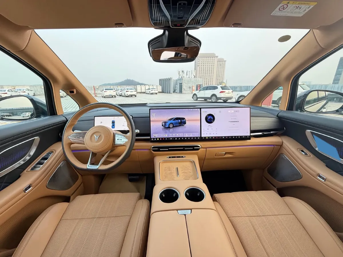 2026 Voyah Dream 1.5T 150HP L4 PHEV,autocango,china used car exporter,china ev exporter,chinese used car exporter,chinese used ev exporter