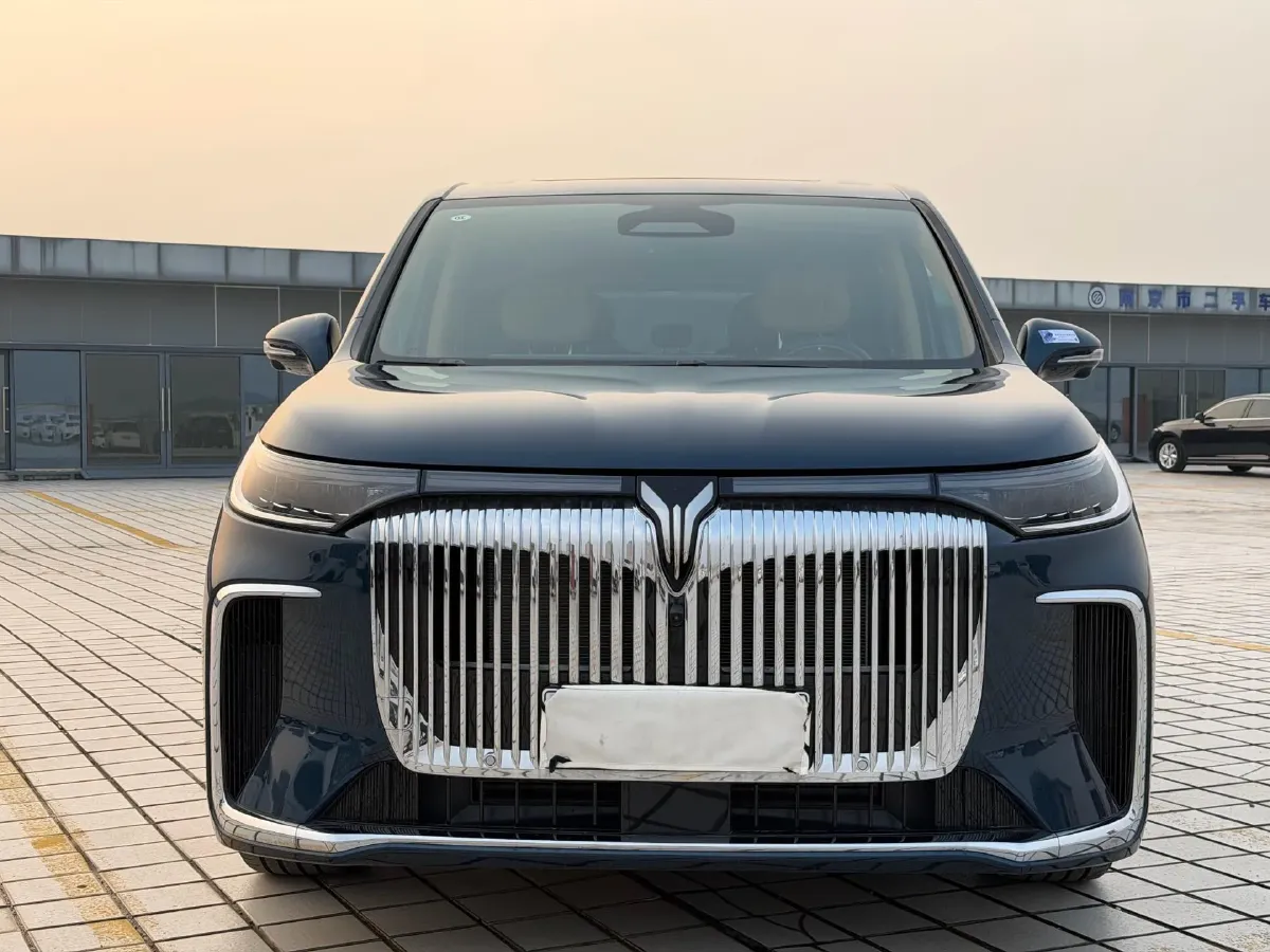 2026 Voyah Dream 1.5T 150HP L4 PHEV,autocango,china used car exporter,china ev exporter,chinese used car exporter,chinese used ev exporter