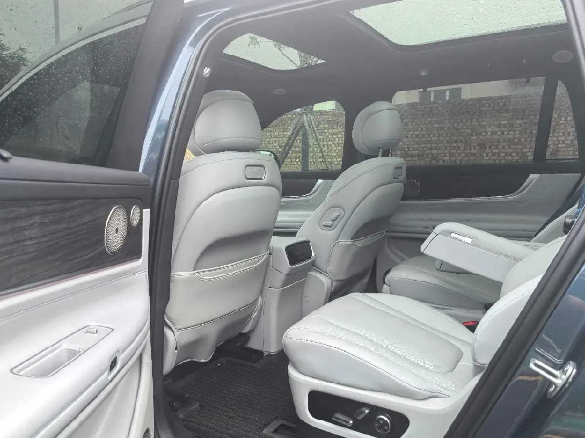 2024 AITO AITO M9 1.5T 152HP L4 REEV 42KWH,autocango,china used car exporter,china ev exporter,chinese used car exporter,chinese used ev exporter