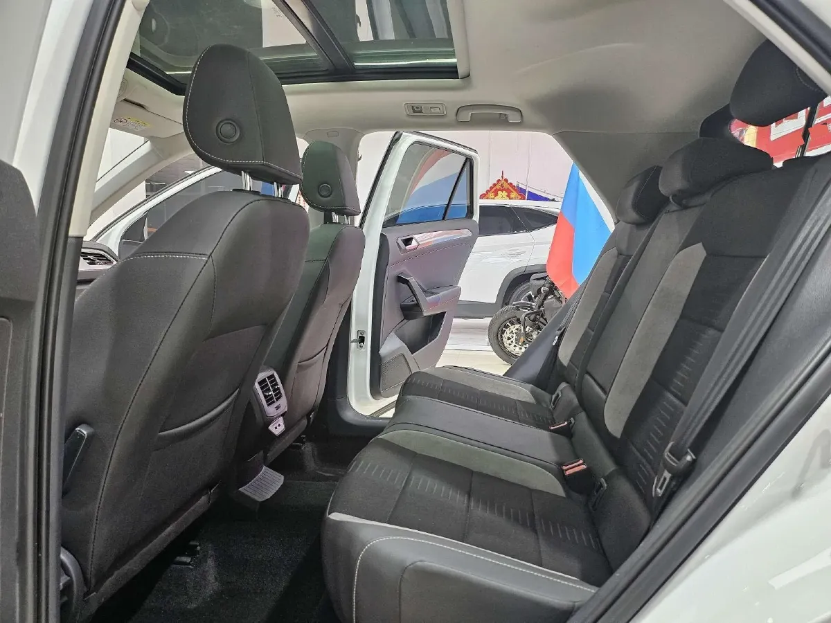 2021 Volkswagen T-Roc 1.4T 150HP L4 7DCT,autocango,china used car exporter,china ev exporter,chinese used car exporter,chinese used ev exporter