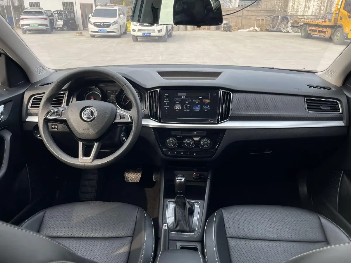 2021 Skoda Kamiq 1.5L 112HP L4 6AT,autocango,china used car exporter,china ev exporter,chinese used car exporter,chinese used ev exporter