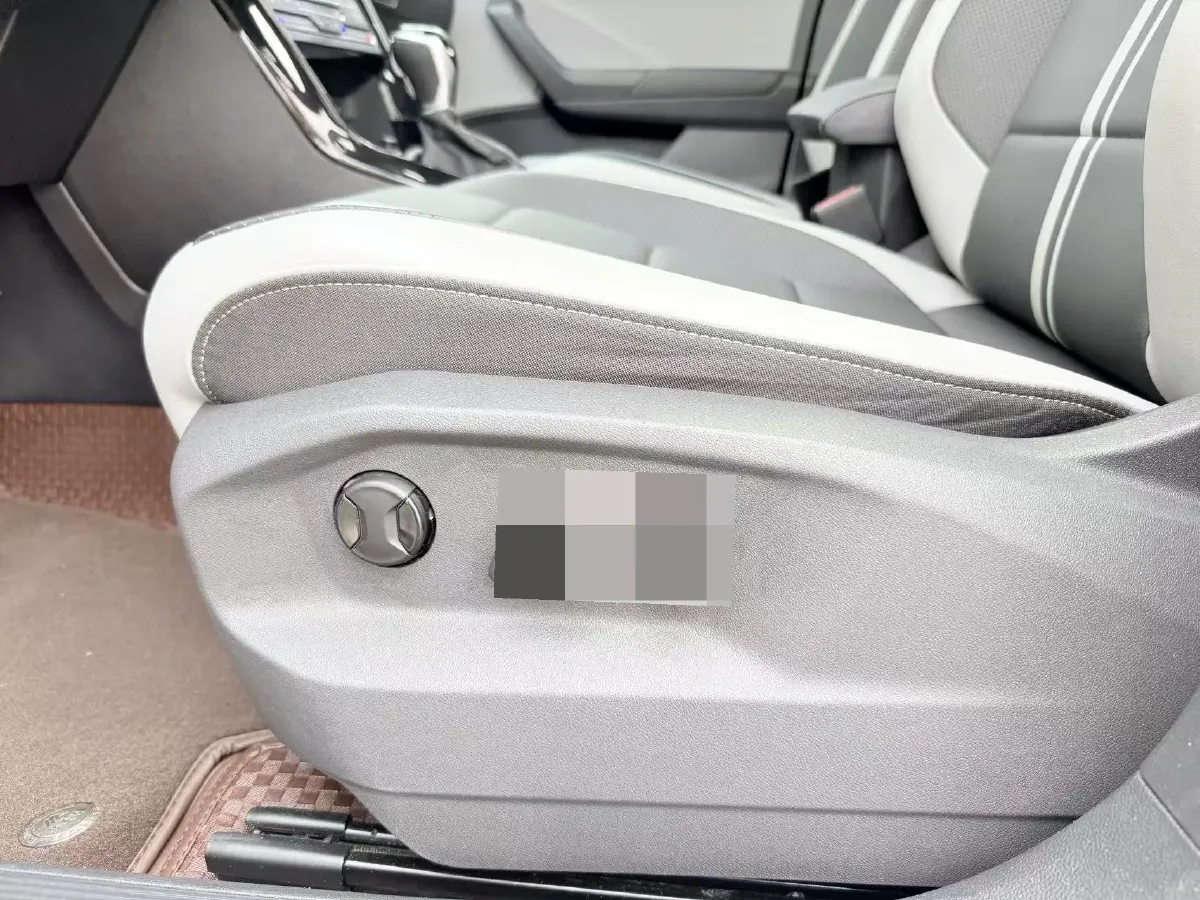 2023 Volkswagen T-Roc 1.5T 160HP L4 7DCT,autocango,china used car exporter,china ev exporter,chinese used car exporter,chinese used ev exporter